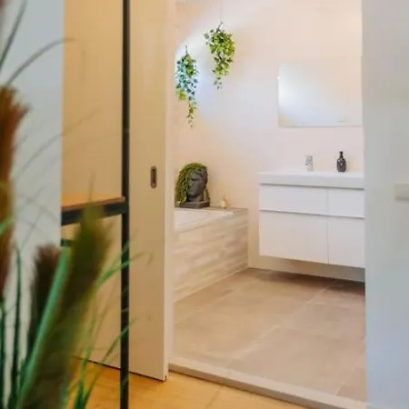 Brand New Bright & Luxurious In Amsterdam! וילה