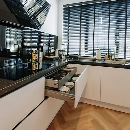 Brand New Bright & Luxurious In Amsterdam! Vila