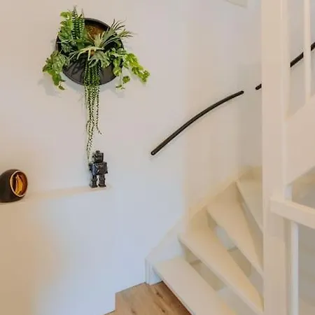 Brand New Bright & Luxurious In Amsterdam!