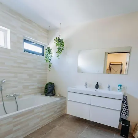 Brand New Bright & Luxurious In Amsterdam!