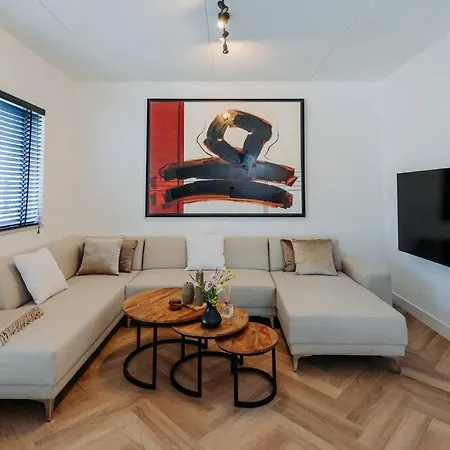 Brand New Bright & Luxurious In Amsterdam!