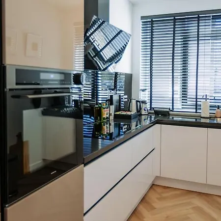 Вилла Brand New Bright & Luxurious In Amsterdam!