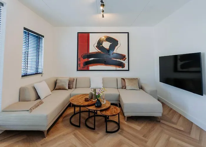 Brand New Bright & Luxurious In Amsterdam!