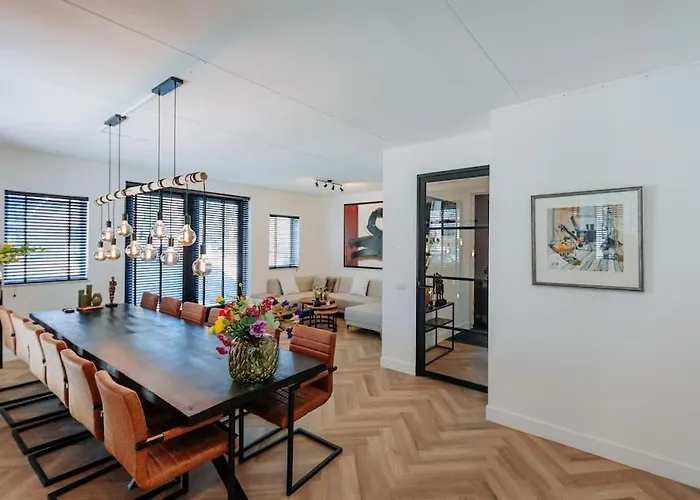 Brand New Bright & Luxurious In Amsterdam!