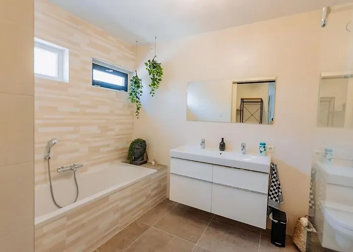 Brand New Bright & Luxurious In Amsterdam!